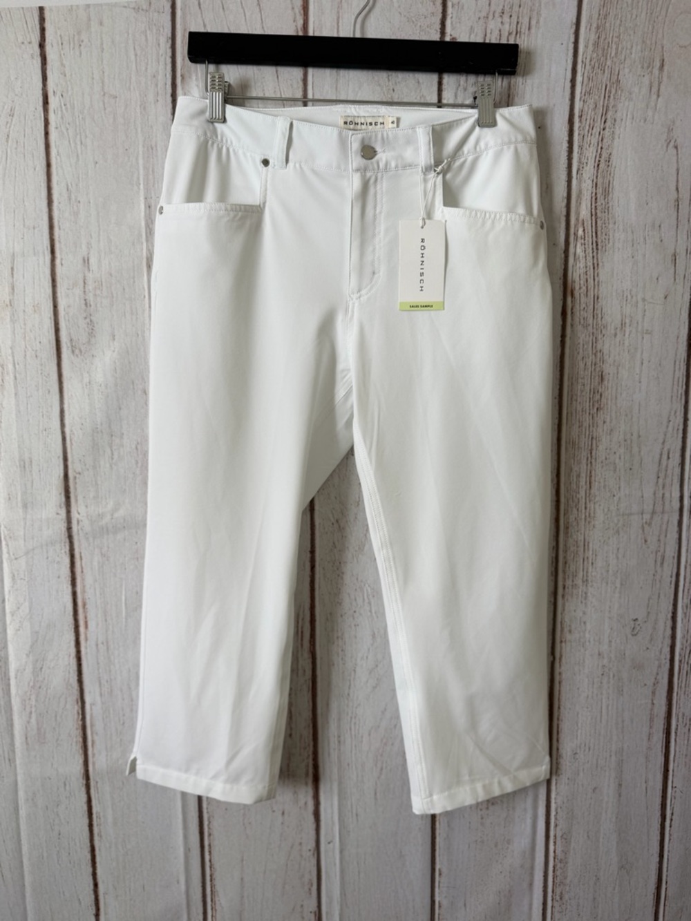 Röhnisch Women's White Sales Sample Cropped High Rise Golf
Capri Pants Size 40